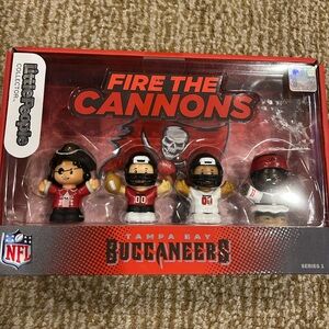 COPY - NIB Tampa Bay Buccaneers little people set